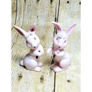 Vtg Creepy Pink Bunny Rabbit Salt Pepper Shaker Anthropromorphic Flowers Red Eye